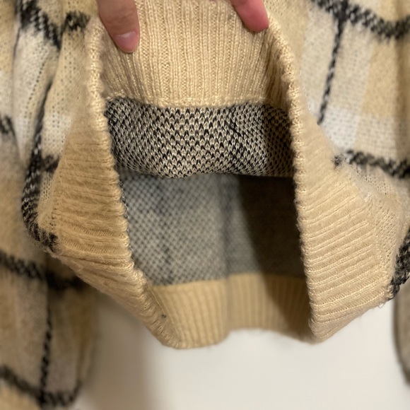Lola’s Room plaid fuzzy sweater - Picture 4 of 6